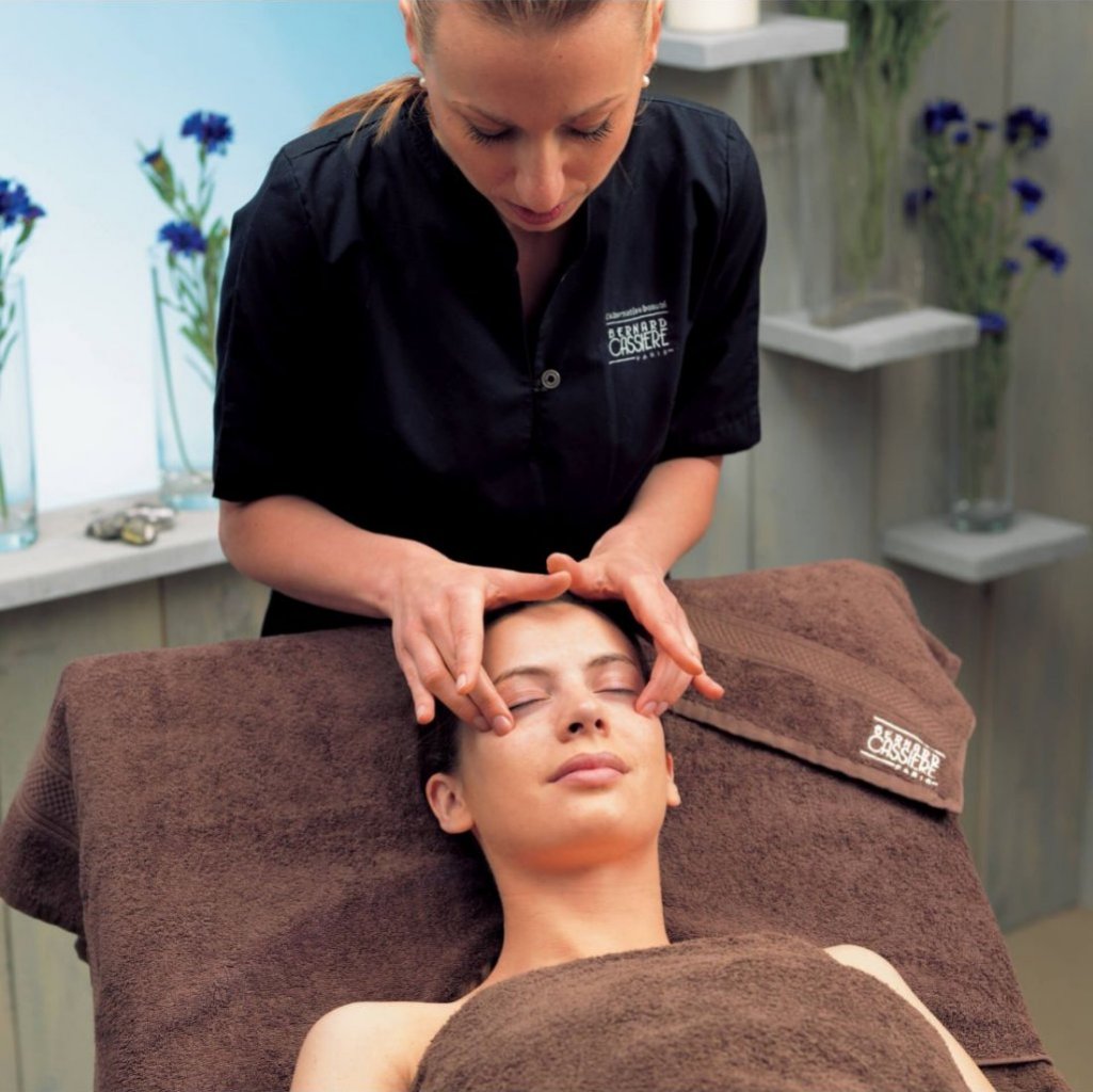 BERNARD CASSIERE CORNFLOWER SOOTHING INSTITUTE TREATMENT