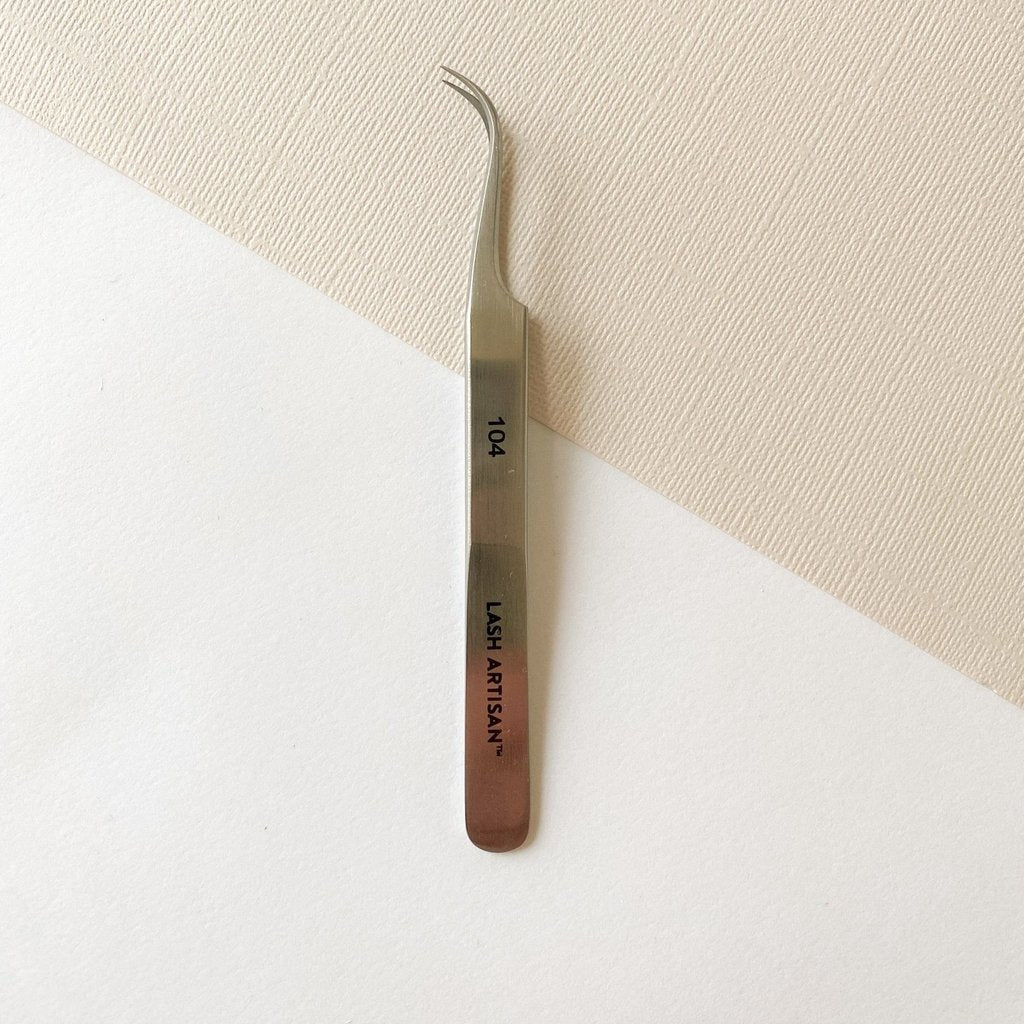LASH ARTISAN 104 TWEEZERS  ISOLATION