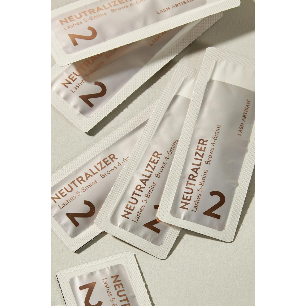 LASH ARTISAN ELEVATE LASH AND BROW NEUTRALIZER SOLUTION 2