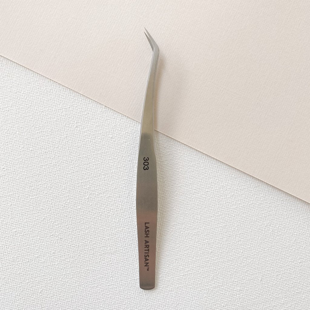 LASH ARTISAN 303 TWEEZERS VOLUME