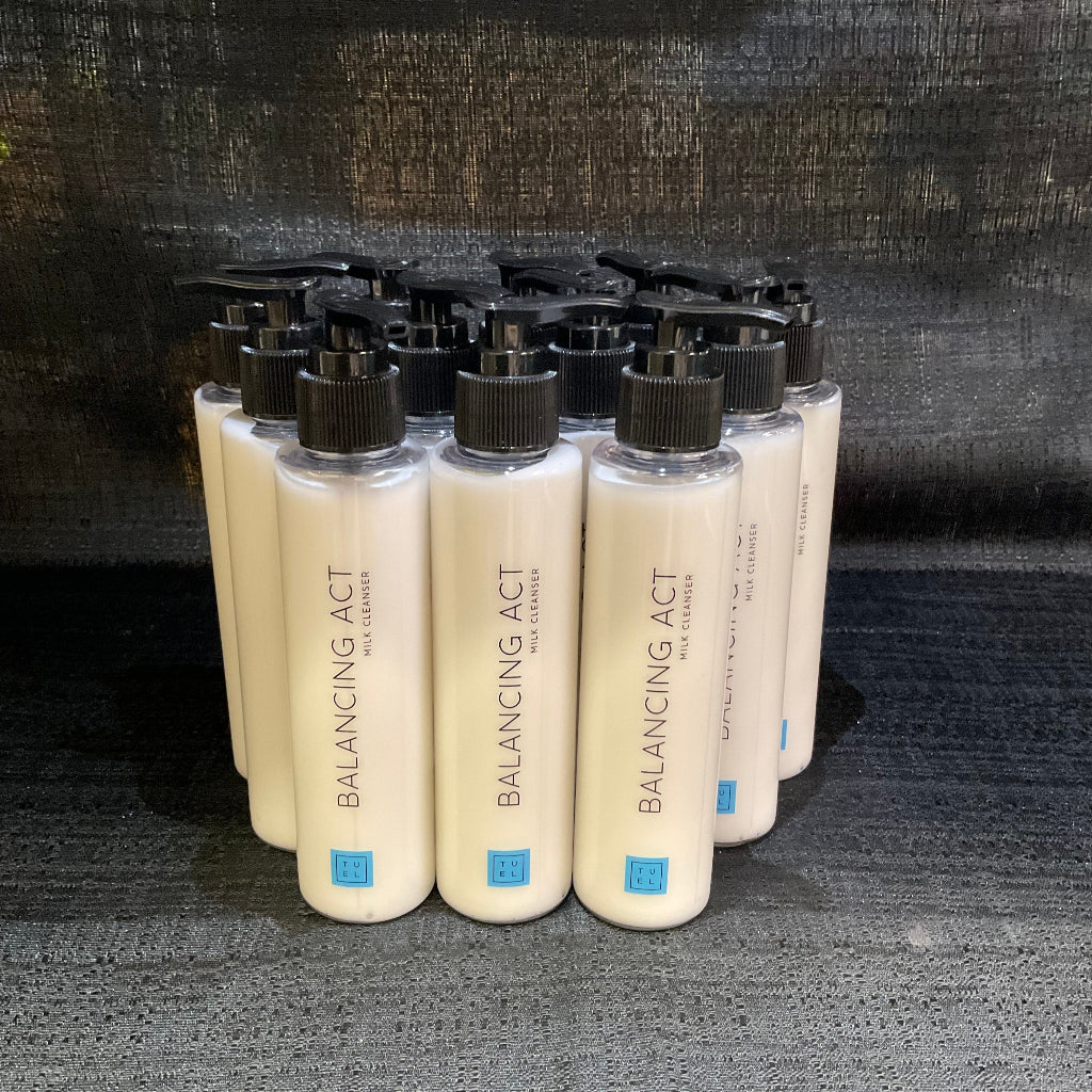 TUEL BALANCING ACT MILK CLEANSER